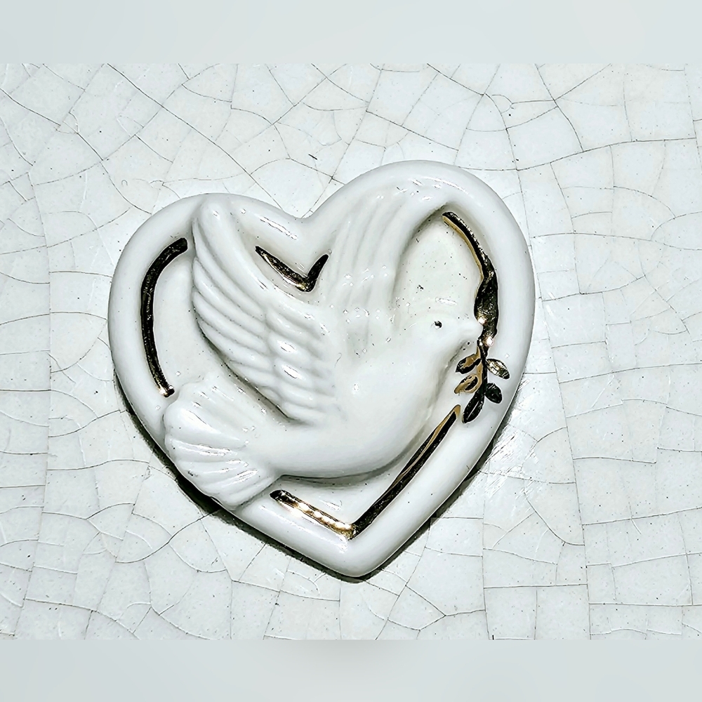 Signed Lenox Cloud Dancer Vintage Heart With Dove Brooch Porcelain Pin